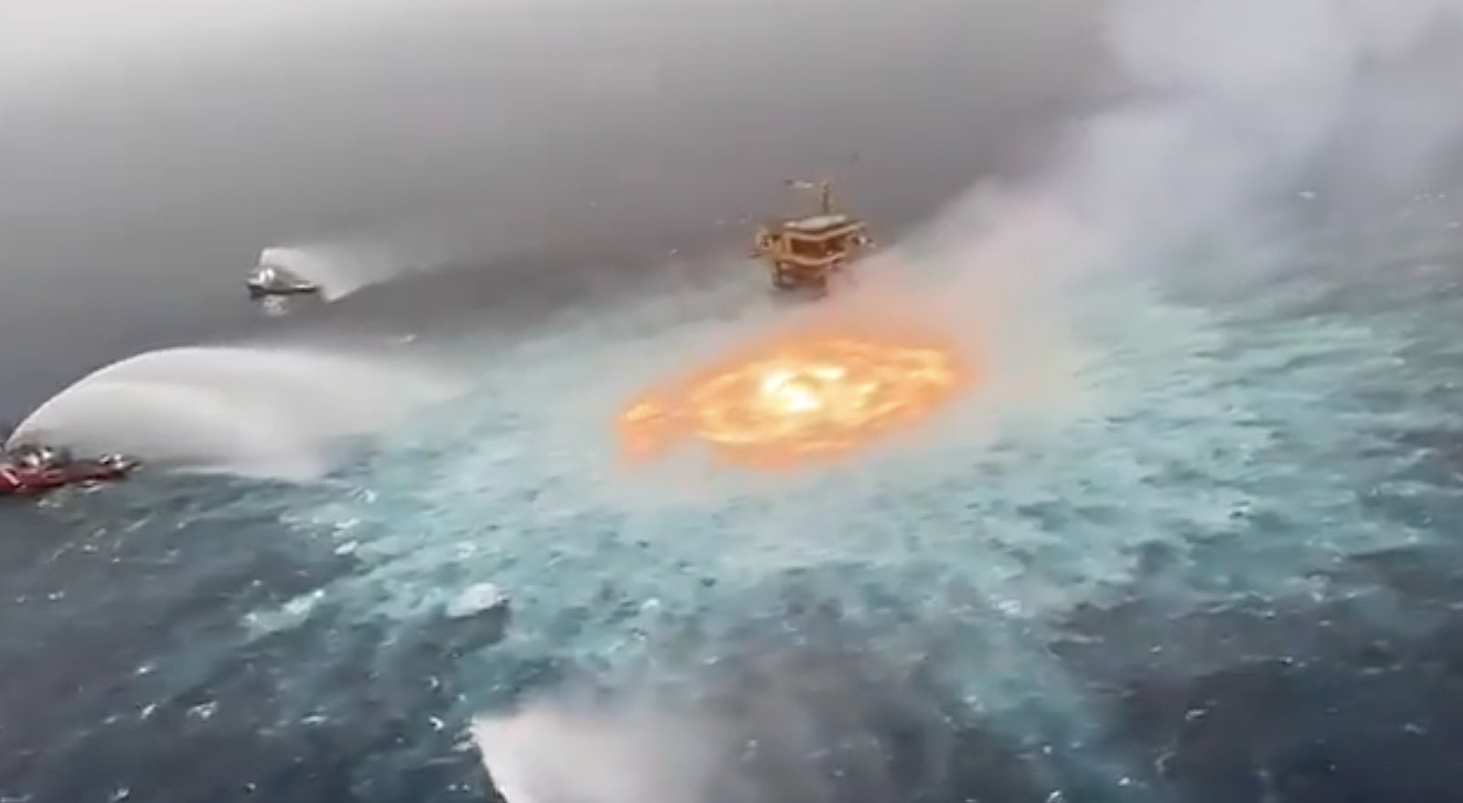 衝撃映像 水が燃える メキシコ湾岸で水中パイプラインからガス漏れ 火災が発生する 海外の反応 ぽぷめでぃ 海外の反応 日本の反応